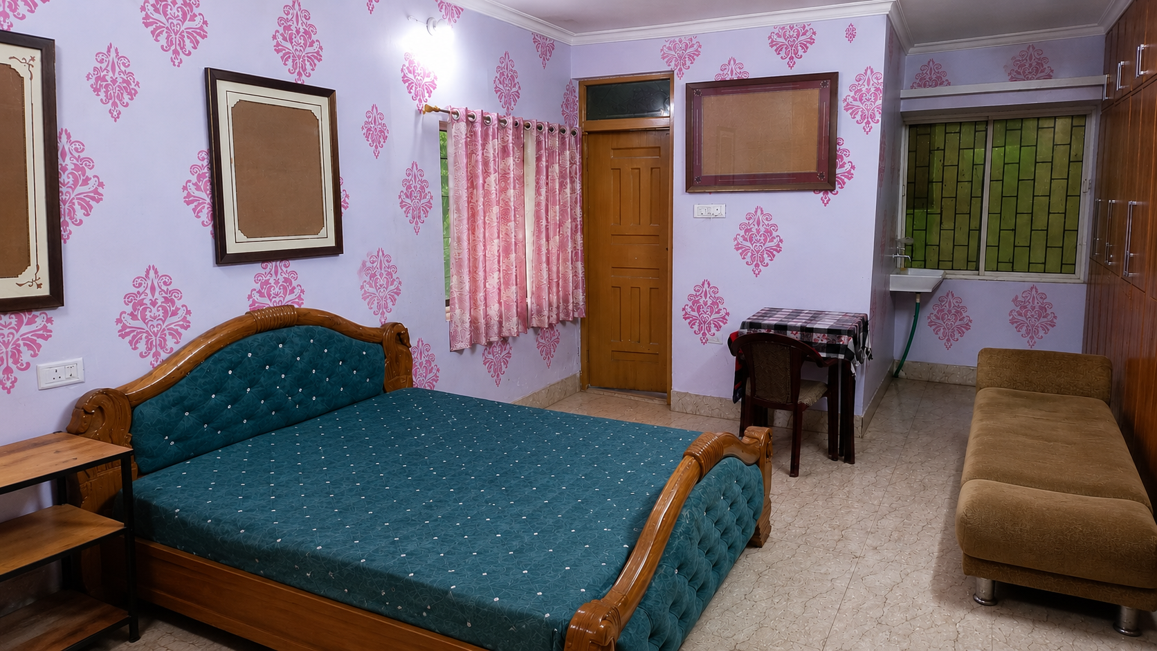Room 32
